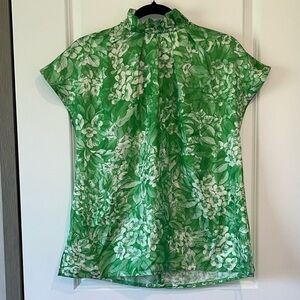 NWT Ann Mashburn Silk Green floral Relaxed top ruffle collar Size Small